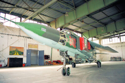 MiG-23UB - 842