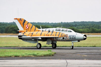 MiG-21UM 9351